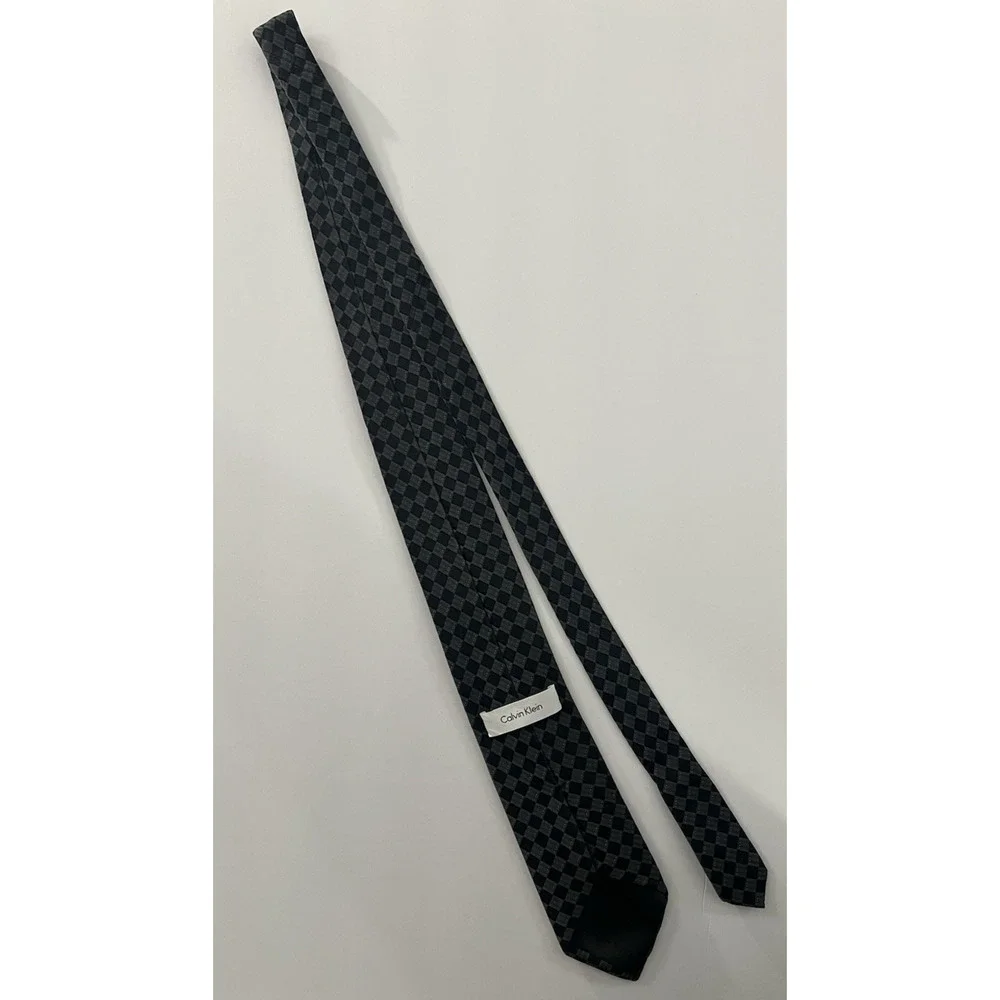 Calvin Klein Men's Necktie Black Gray Checkered Geometric 100% Silk
